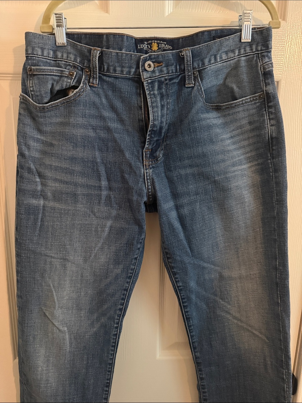 Lucky Brand 221 Straight Jeans - Picture 4 of 6